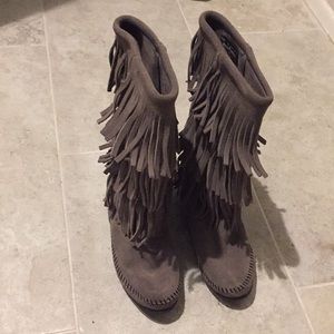 Minnetonka Fringe Gray Boots